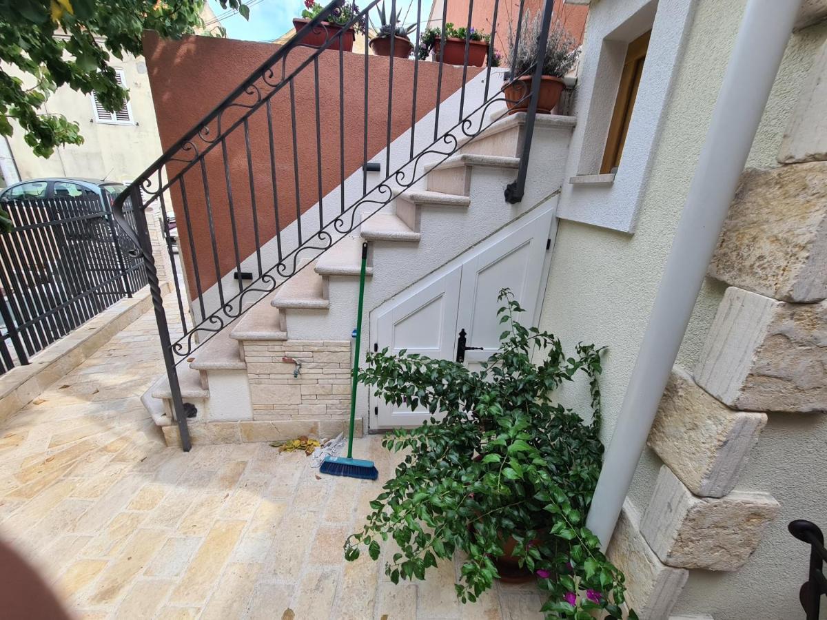La Corte Di Kate-2 Biograd Na Moru Exteriér fotografie